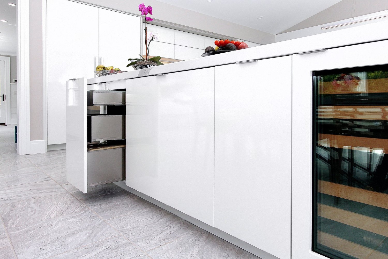 Modern Art Kitchen bespoke millwork commission — european kitchens series